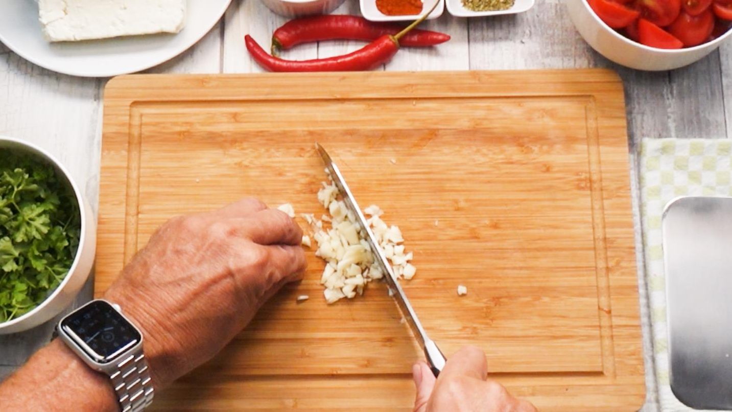 Schafskäse überbacken mit Tomaten 🍅 und Oliven - KochMalSchnell